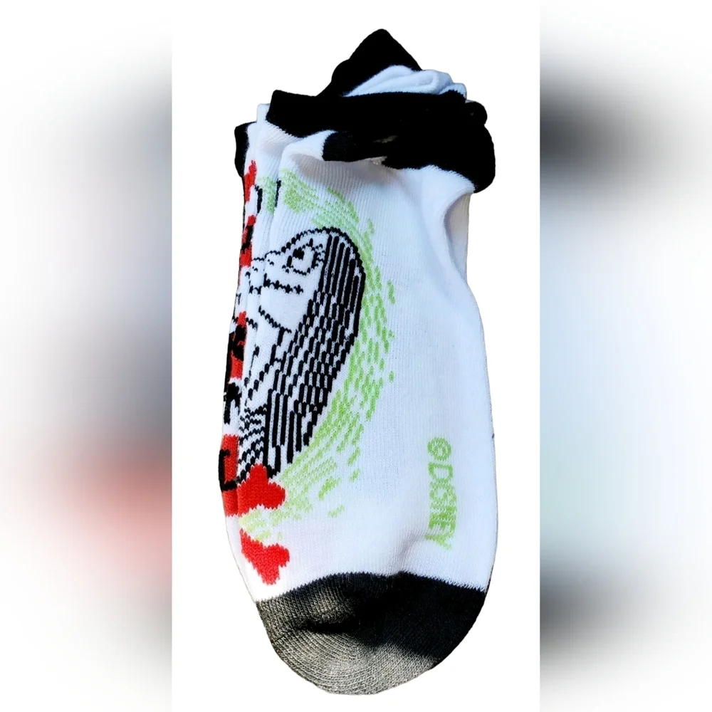 Disney's nightmare‎ before Christmas Christmas themed no show socks, 5 pairs New